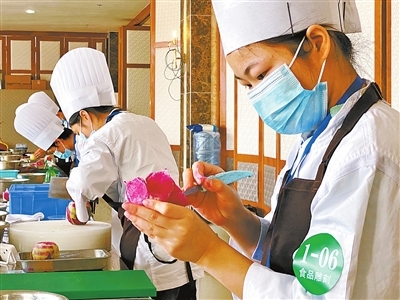 珠海市各大職業院校、技工院校積極貫徹&ldquo;產業第一&rdquo;決策部署 職業教育與產業需求實現&ldquo;同頻共振&rdquo;