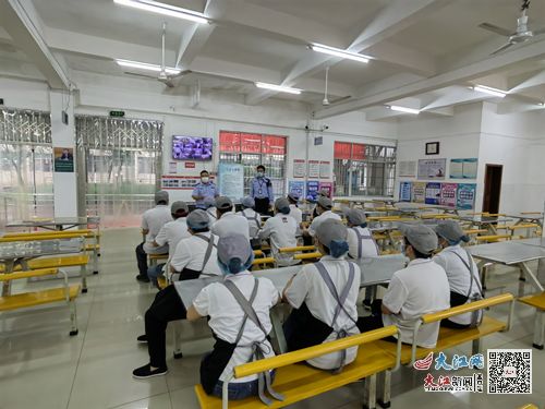 潯陽區(qū)領(lǐng)導帶隊到九江一中開展食品安全 兩個責任 包保督導工作 組圖