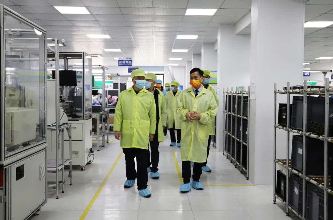 智能電器新突破 樂清市副市長葉序鋒一行調研康信電器集團電子科技研發(fā)工作